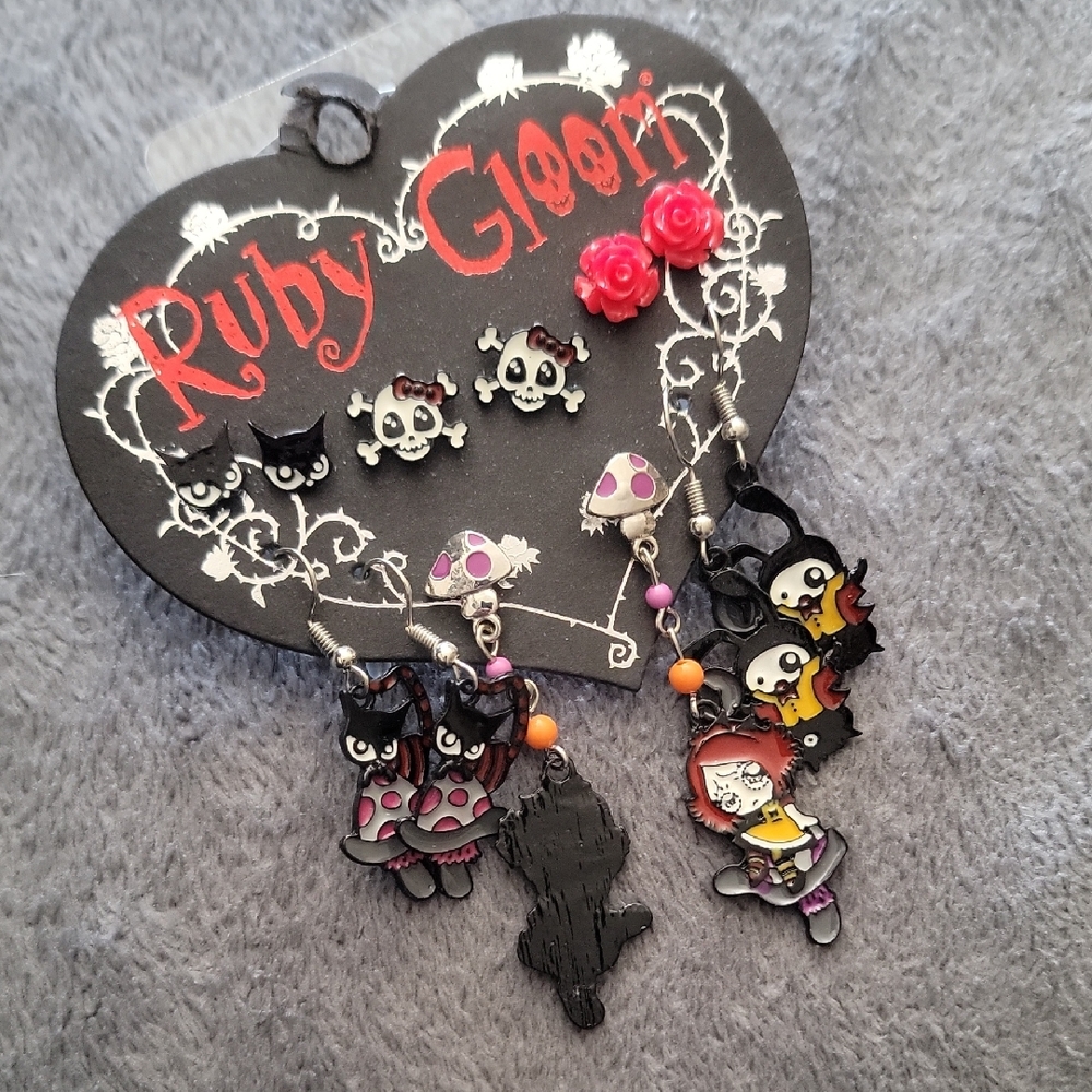 Ruby Gloom Earring Set